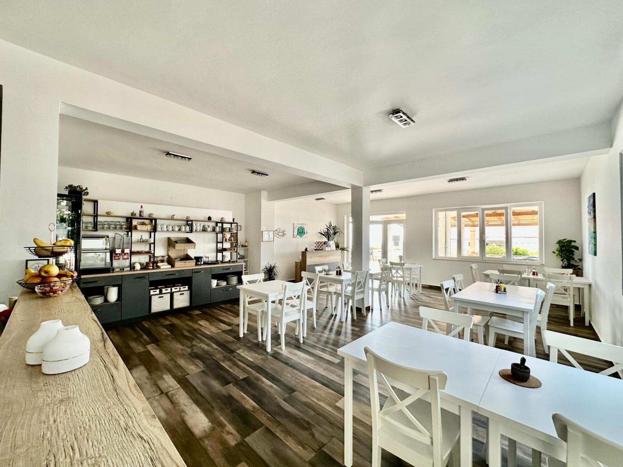 Pansion Braco Bed & Breakfast Zavala Exterior photo